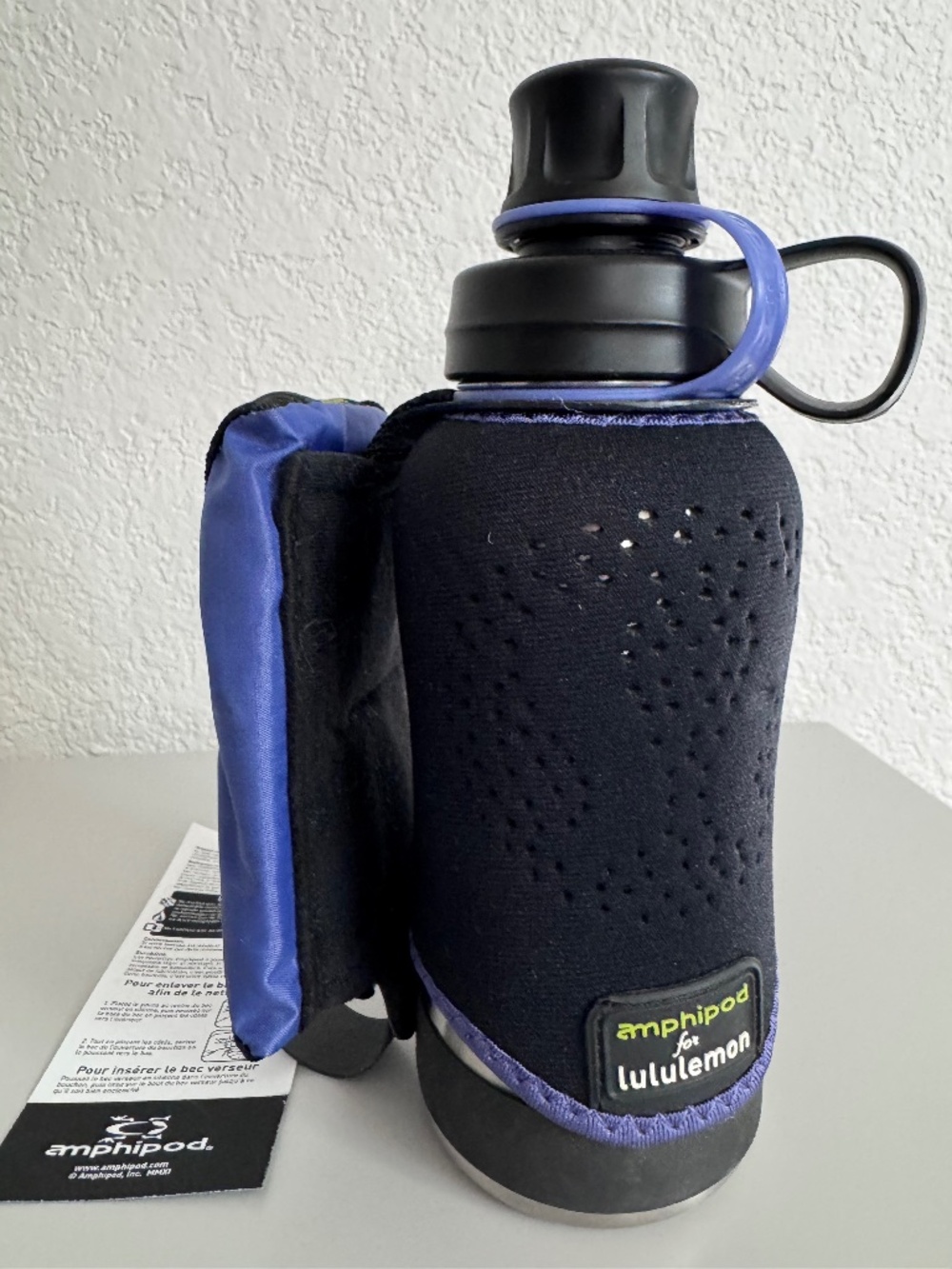 NEW Amphipod for Lululemon Handheld Water Bottle